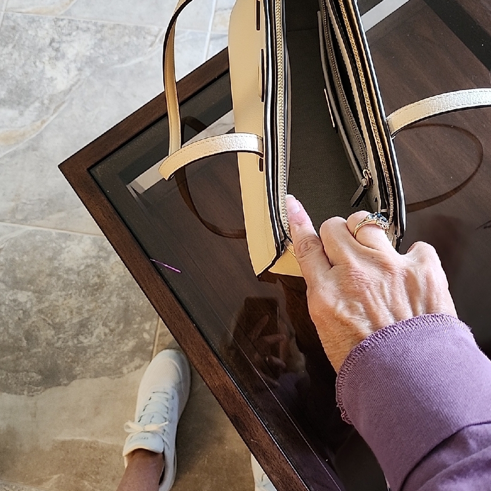 Tory Burch Cream Tote Bag - Picture 4 of 10